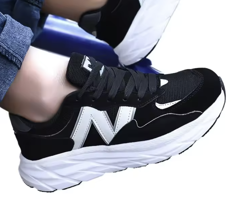 BALANCE Motion Runner – Work-Ready Comfort with a Sporty Edge